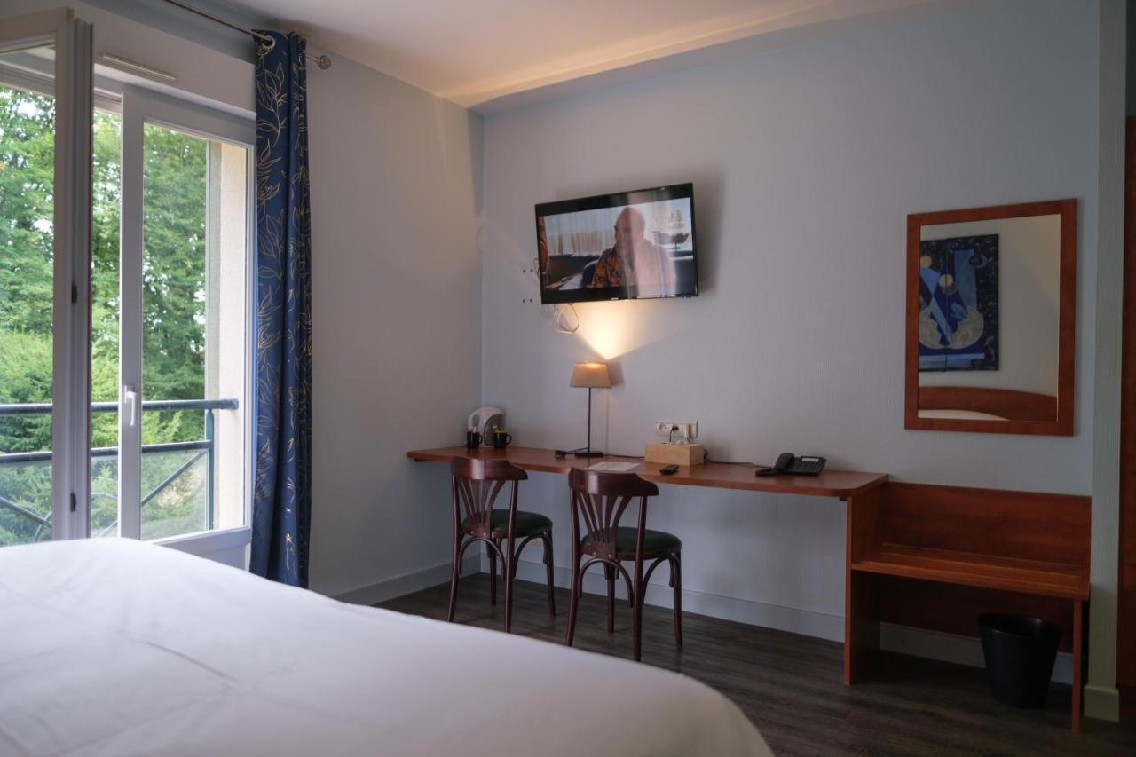 Logis Hotel - Restaurant Le Tulipier Vienne-le-Chateau Экстерьер фото