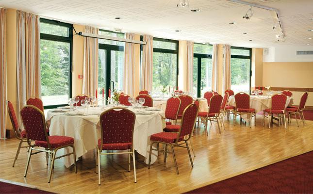 Logis Hotel - Restaurant Le Tulipier Vienne-le-Chateau Экстерьер фото