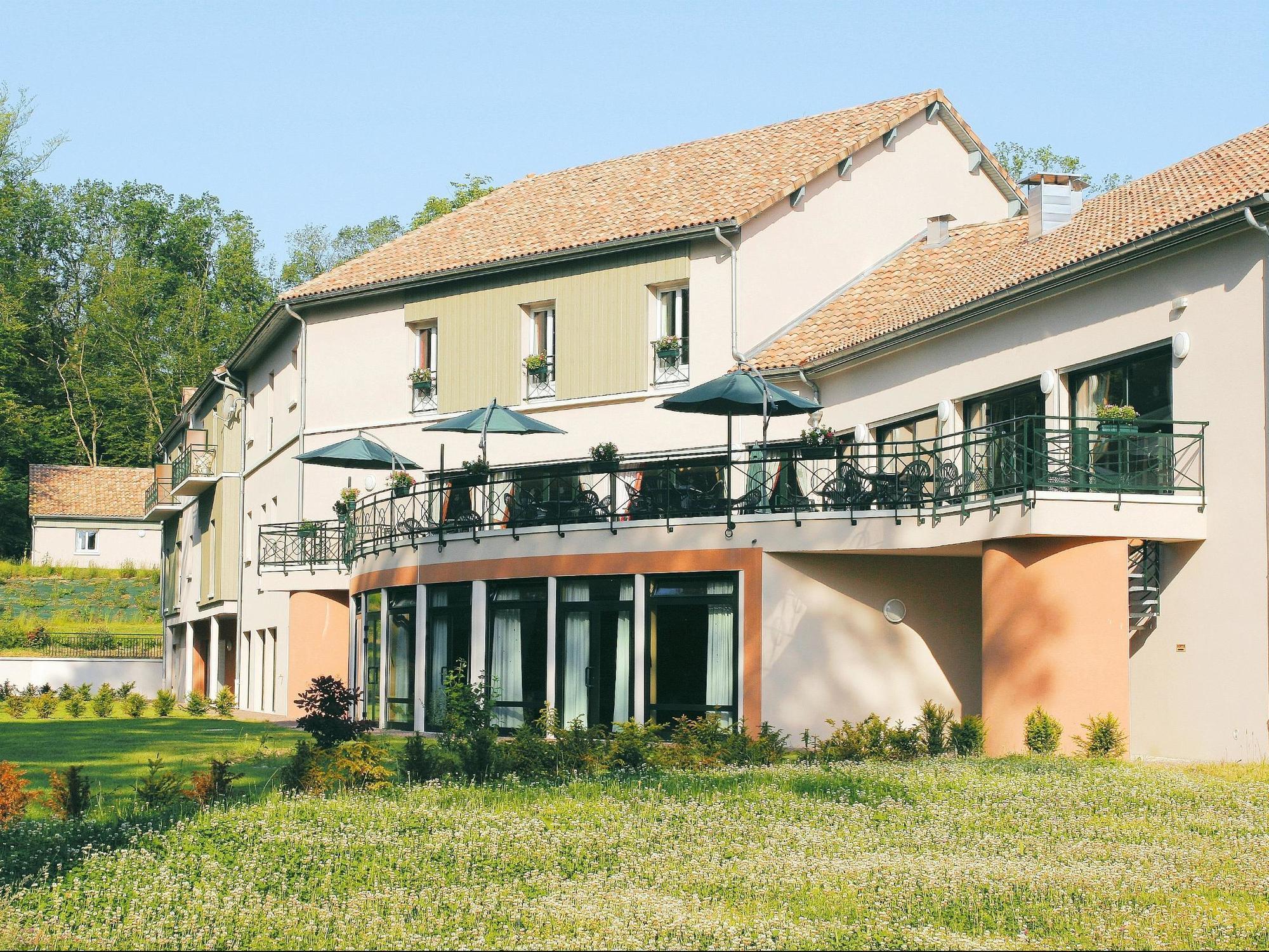 Logis Hotel - Restaurant Le Tulipier Vienne-le-Chateau Экстерьер фото