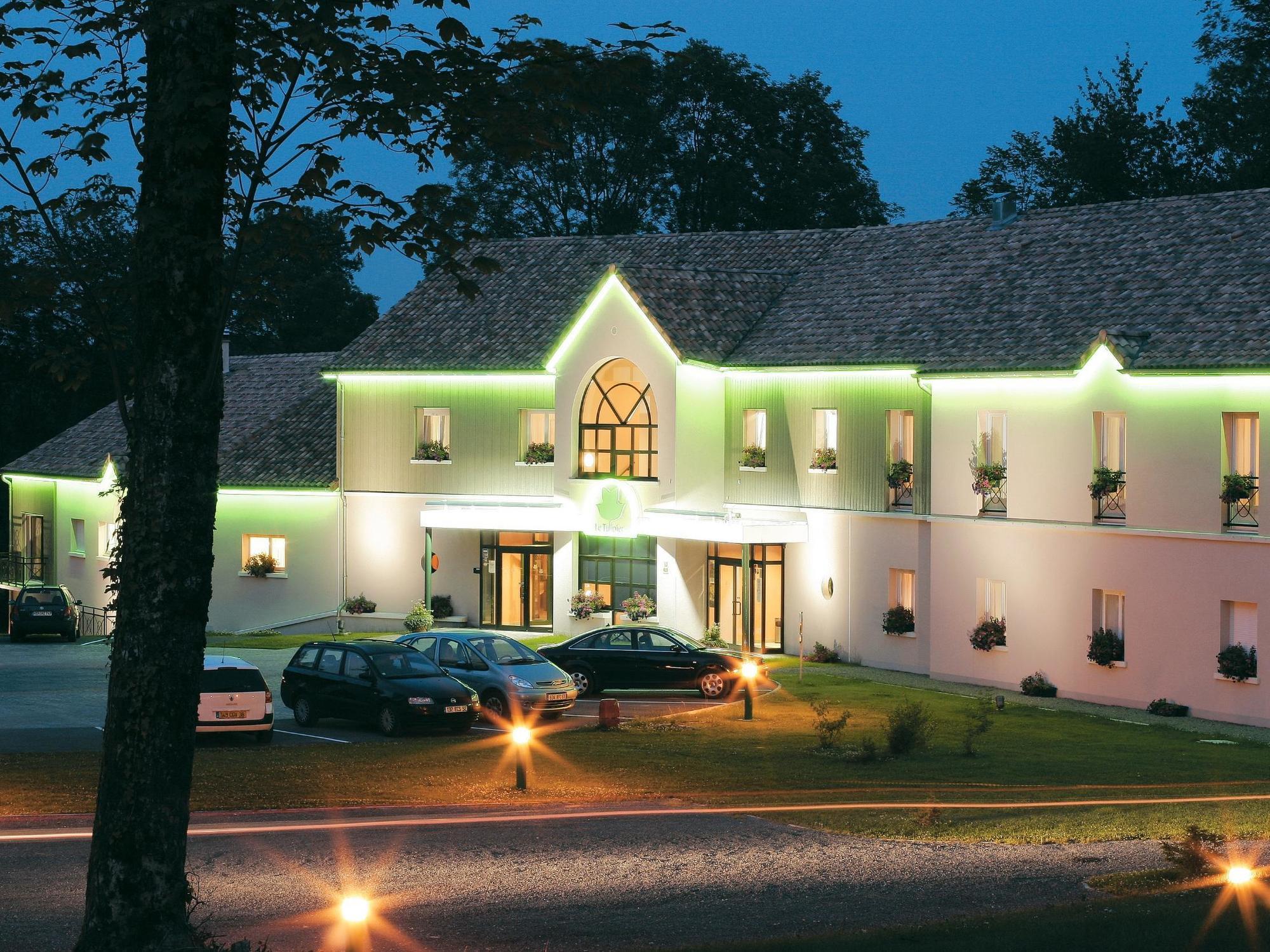 Logis Hotel - Restaurant Le Tulipier Vienne-le-Chateau Экстерьер фото