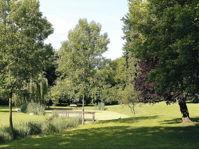 Logis Hotel - Restaurant Le Tulipier Vienne-le-Chateau Экстерьер фото